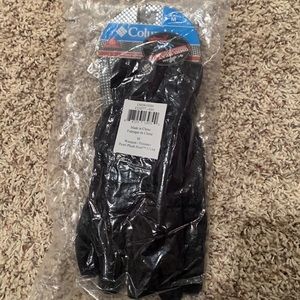 NWT Black Columbia gloves size M